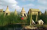Insel der Uros im Titicacasee